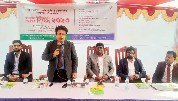 গোমস্তাপুরে বিনা-১১ সরিষার মাঠ দিবস