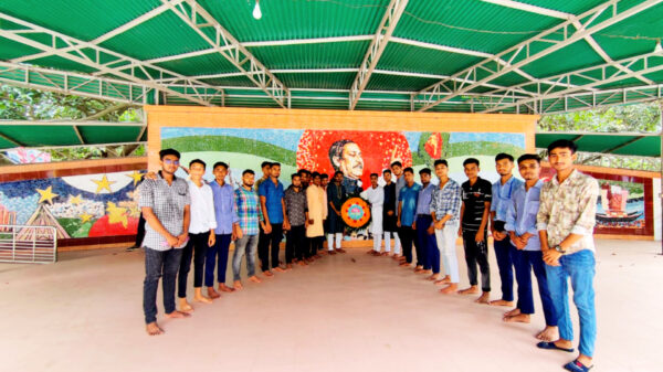 শাহ্ নেয়ামতুল্লাহ্ কলেজ ছাত্রলীগের পূর্ণাঙ্গ কমিটি’র পক্ষ থেকে বঙ্গবন্ধুর প্রকৃতিতে শ্রদ্ধাঞ্জলি নিবেদন