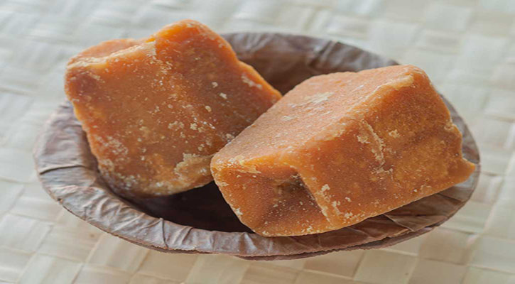 এই শীতে চুটিয়ে খান গুড়