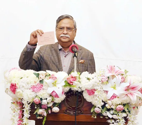পোস্টাল ব্যালটে ভোট দিলেন রাষ্ট্রপতি : দেশবাসীকে ভোট দেয়ার আহ্বান