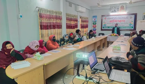 স্মার্ট মৎস্যচাষি গড়তে ৪ দিনের প্রশিক্ষণ শুরু চাঁপাইনবাবগঞ্জে