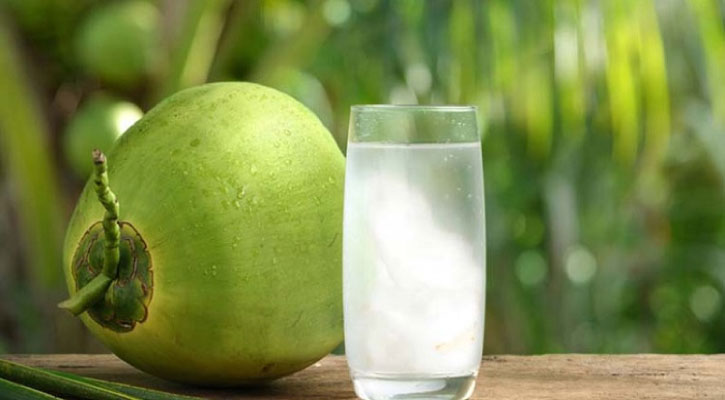 ডেঙ্গু আক্রান্তরা যে কারণে ডাবের পানি পান করবেন