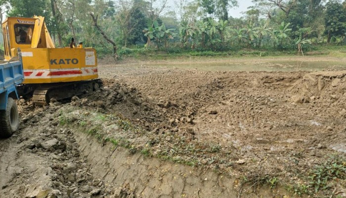 ফসলি জমির মাটি উত্তোলন, ২ ব্যক্তির ১৫ দিনের কারাদণ্ড,৫০ হাজার টাকা জরিমানা