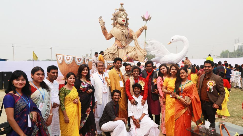 সর্ববৃহৎ প্রতিমায় শান্ত মারিয়াম ইউনিভার্সিটির সরস্বতী পূজা উদযাপন
