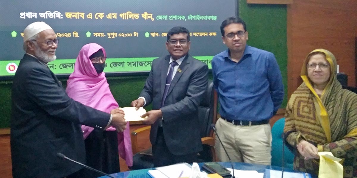 চাঁপাইনবাবগঞ্জ জেলায় ১৮০ রোগীর মধ্যে ৯০ লাখ টাকার চেক বিতরণ শুরু