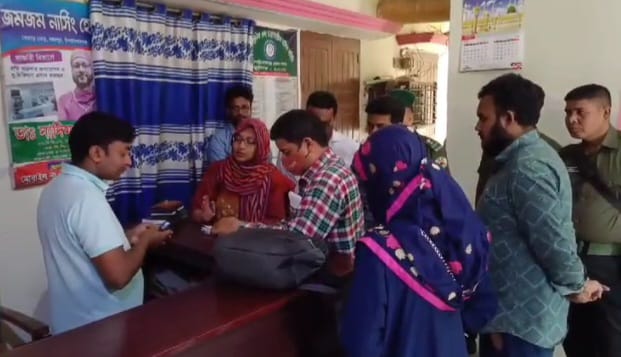চাঁপাইনবাবগঞ্জে দুই ক্লিনিককে আড়াই লাখ টাকা জরিমানা