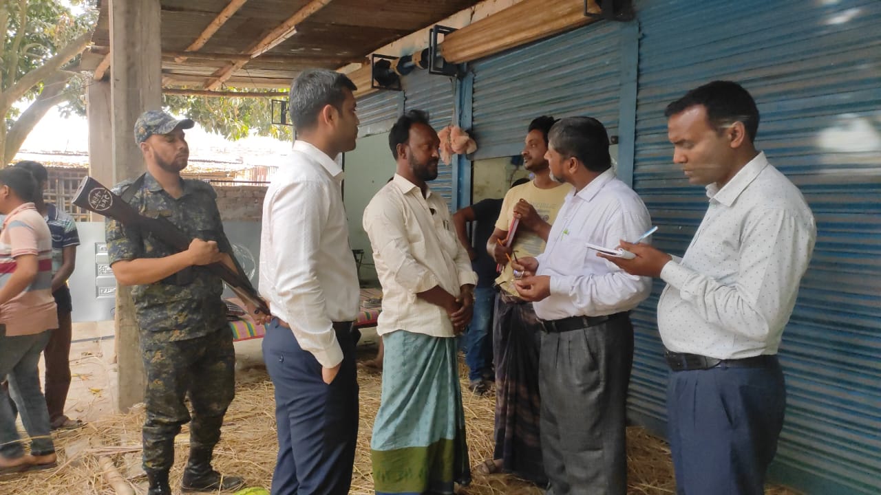 চাঁপাইনবাবগঞ্জে অতিরিক্ত দামে তরমুজ বিক্রি করায় তিন আড়তদারকে জরিমানা