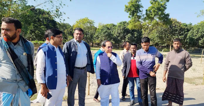 পোড়া গ্রামে স্মৃতিসৌধ নির্মাণের স্থান পরিদর্শন