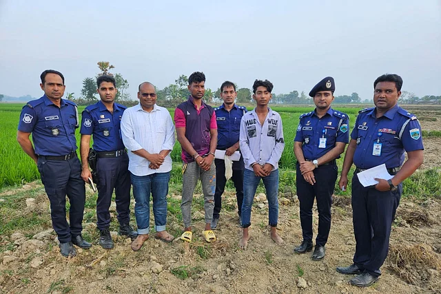 রাজশাহীতে নির্মাণাধীন ভবনে তরুণীর রক্তাক্ত লাশ, ভাই-ভাবিসহ আটক ৩