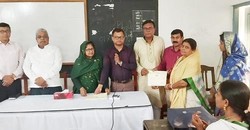 চাঁপাইনবাবগঞ্জে মন্দিরভিত্তিক শিশু ও গণশিক্ষা কার্যক্রমের শিক্ষকদের বুনিয়াদী প্রশিক্ষণ সমাপ্ত