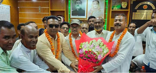 তানোরে চেয়ারম্যান ময়নাকে পাঁচন্দর ইউপি বা বাসীর পক্ষ থেকে গণসংবর্ধনা