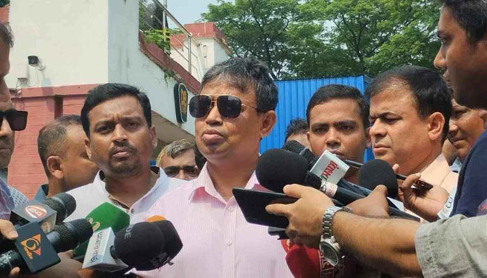 ‘এমপি আনার হত্যা মামলায় শতভাগ সফলতা নিয়ে কলকাতা থেকে দেশে ফিরছি’ :ডিবি প্রধান