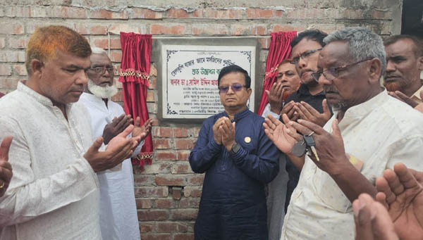 শিবগঞ্জে জামে মসজিদের পুন:নির্মাণ কাজের উদ্বোধন