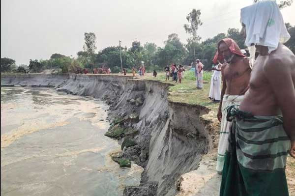 সিরাজগঞ্জে যমুনায় তীব্র ভাঙন