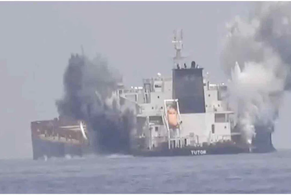 ইসরায়েল-আমেরিকা-ব্রিটেনের চার জাহাজে হামলার দাবি হুথির