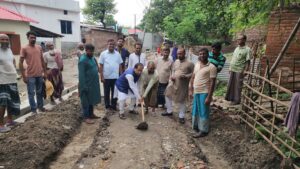 চাঁপাইনবাবগঞ্জ পৌর এলাকায় চারটি সিসি রাস্তা নির্মাণের উদ্বোধন