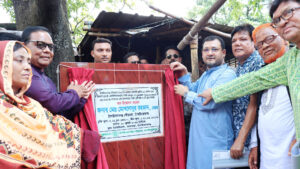 চাঁপাইনবাবগঞ্জ পৌরসভার প্রায় সোয়া কোটি টাকা ব্যয়ে রাস্তা ও ড্রেন নির্মাণ কাজের উদ্বোধন