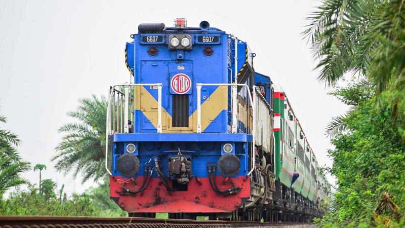 ২৭ দিন পর শুরু হচ্ছে আন্তঃনগর ট্রেন চলাচল