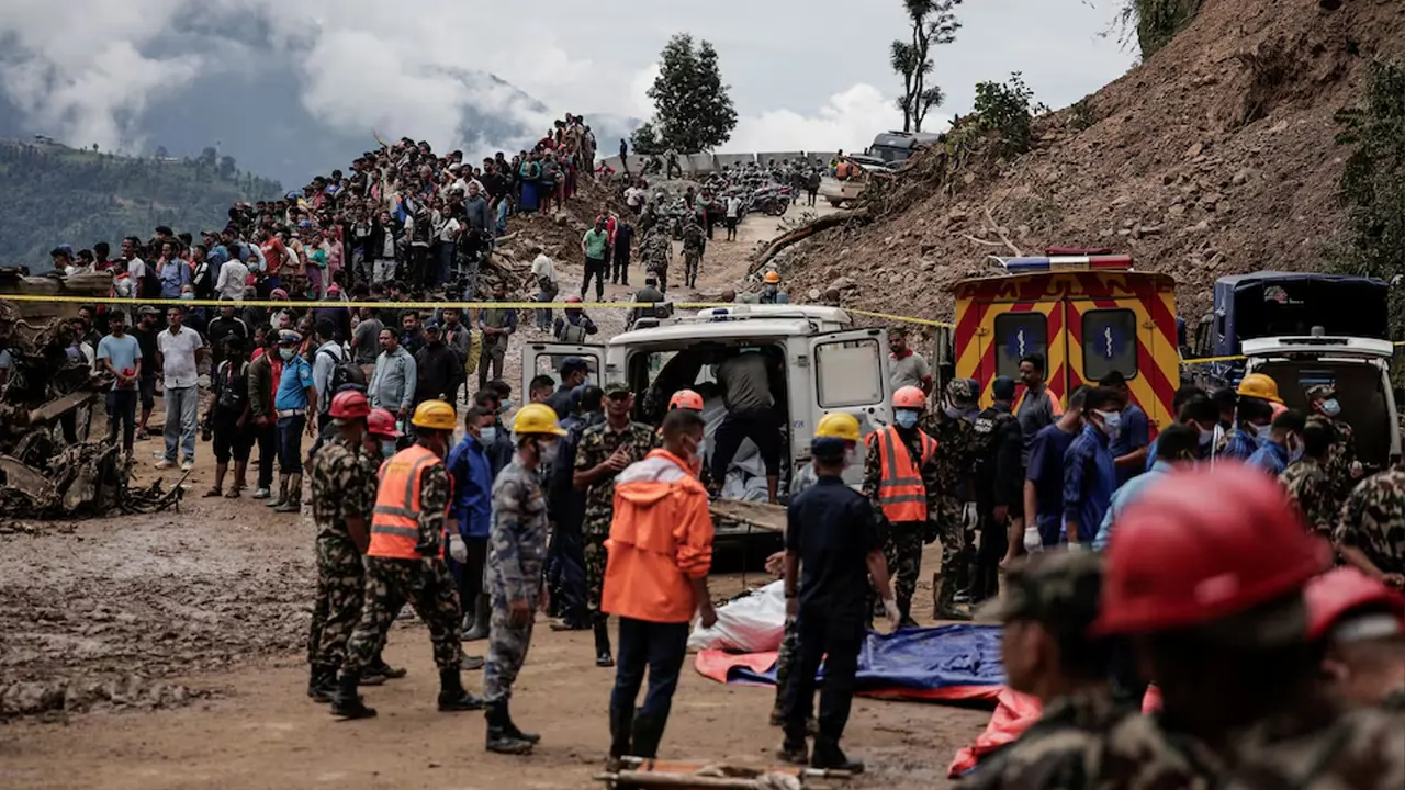 নেপালে ভয়াবহ বন্যায় ১৫১ জনের মৃত্যু, স্কুল বন্ধ ঘোষণা,নিখোঁজ অর্ধশতাধিক মানুষ