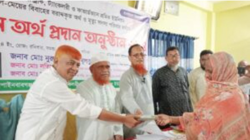 মৃত সদস্যের পরিবারকে আর্থিক সহায়তা দিল শ্রমিক ইউনিয়ন