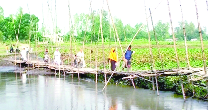 ৫৩ বছরেও ইছামতি নদীর  ওপর সেতু হয়নি
