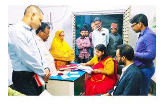 অতিরিক্ত মূল্যে সার বিক্রি, জরিমানা গুনলেন দুই ব্যবসায়ি