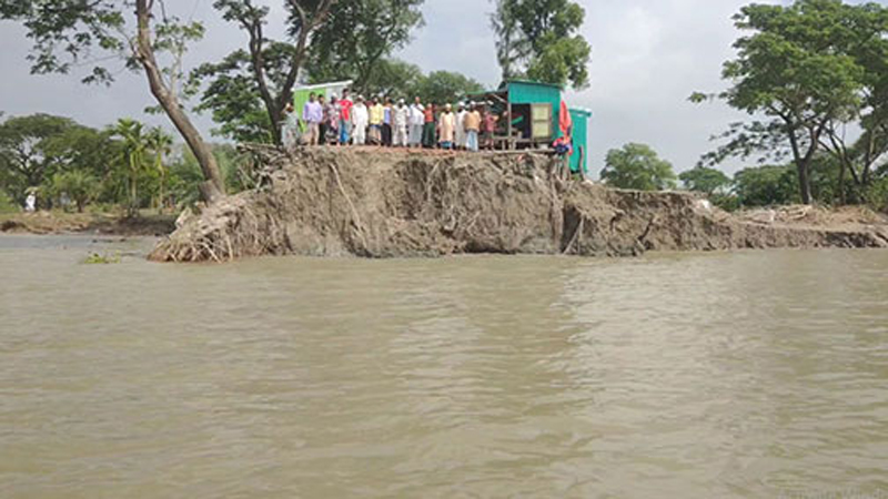 নোয়াখালীতে নদী ভাঙ্গনে নিঃস্ব হাজার পরিবার