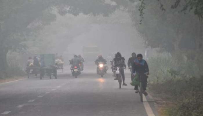 রাজশাহীতে জেঁকে বসেছে শীত ! আসেনি শীতবস্ত্র