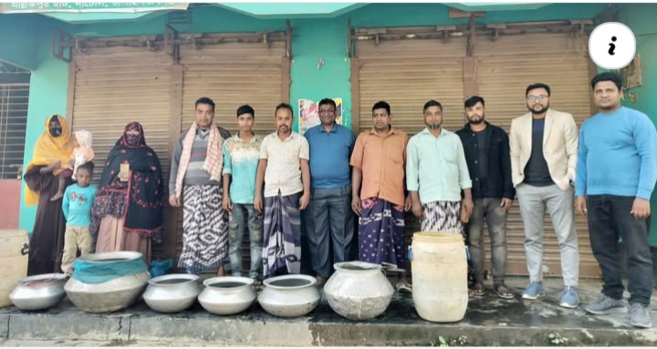 ফতেপুরে মাছের পোনা বিতরণ