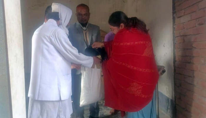 মোহনপুরে খোলা বাজারে চালবিক্রির কার্যক্রম উদ্বোধন