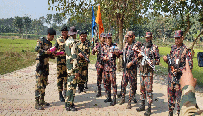 বিজিবি-বিএসএফ মিষ্টি বিনিময়