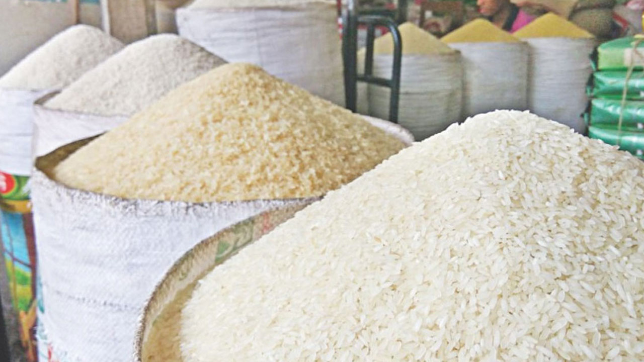 ভারত থেকে আরও ৫০ হাজার টন সিদ্ধ চাল কিনবে সরকার