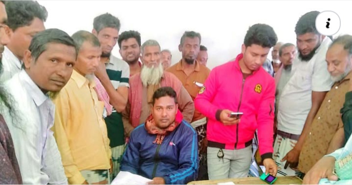 নাচোলে স্মার্টকার্ডের মাধ্যমে টিসিবির পণ্য বিক্রি শুরু