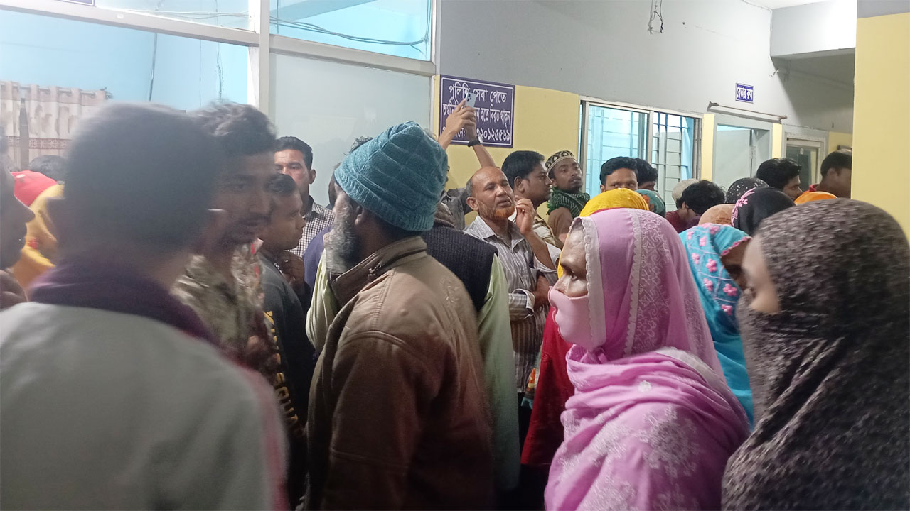 চাঁপাইনবাবগঞ্জে আজহারীর মাহফিল শেষে থানায় জিডির হিড়িক