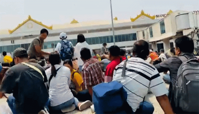 জুমার নামাজের সময় ভূমিকম্প, মসজিদ ধসে নিহত অন্তত ২০