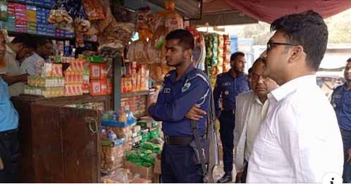 চাঁপাইনবাবগঞ্জে বাজার মূল্য নিয়ন্ত্রণে টাস্কফোর্স অভিযান