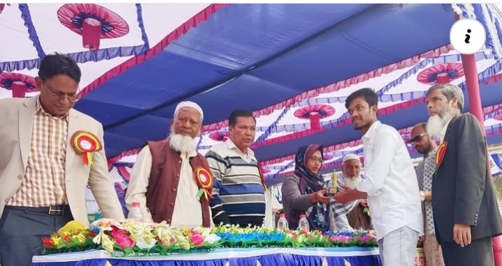 গোমস্তাপুরে এসএসসি পরিক্ষার্থীদের বিদায় ও কৃতী শিক্ষার্থীদের সংবর্ধনা