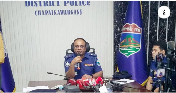 গোমস্তাপুরে যাত্রীদের জিম্মি করে ছিনতাই গ্রেপ্তার ৭, ভ্যানসহ মোবাইল উদ্ধার