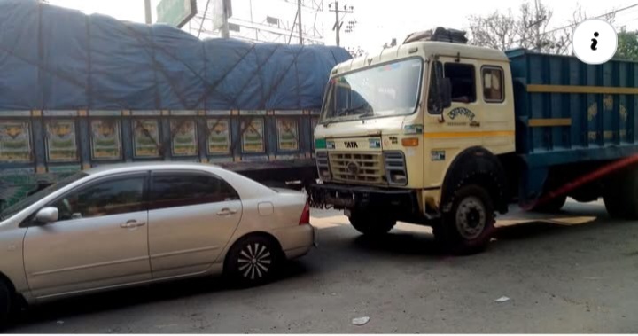 পরিবহন শ্রমিকদের দুই পক্ষের দ্বন্দ্ব : তিনঘণ্টা বন্ধ যান চলাচল