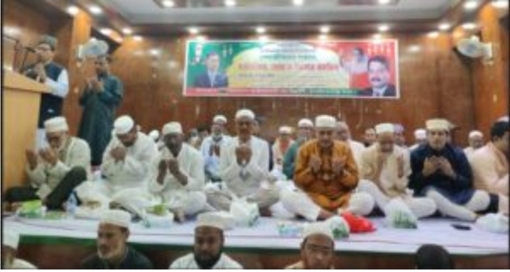 পেশাজীবীদের নিয়ে মতবিনিময় ও ইফতার সাবেক এমপি হারুনুর রশীদের