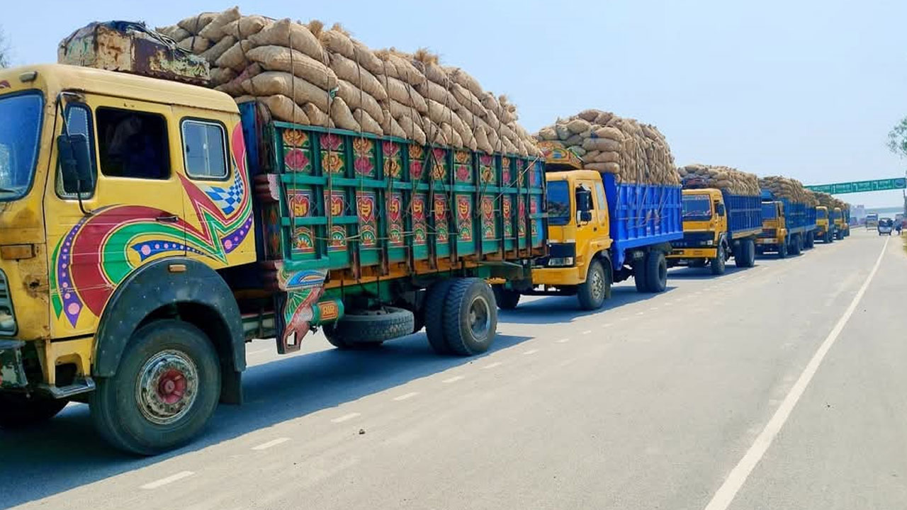 বাংলাবান্ধা স্থলবন্দর দিয়ে নেপালে গেল ২৩১ টন আলু
