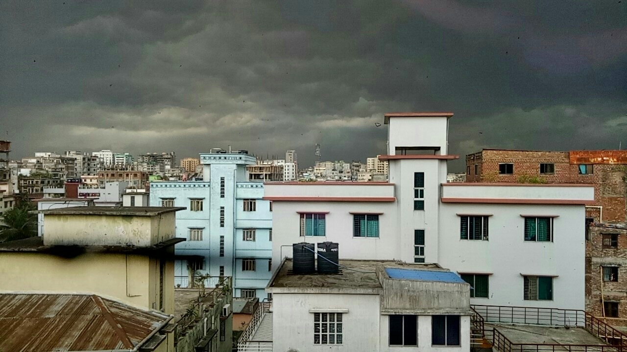 ঢাকাসহ ১১ অঞ্চলে ৬০ কিলোমিটার বেগে ঝড়ের আভাস
