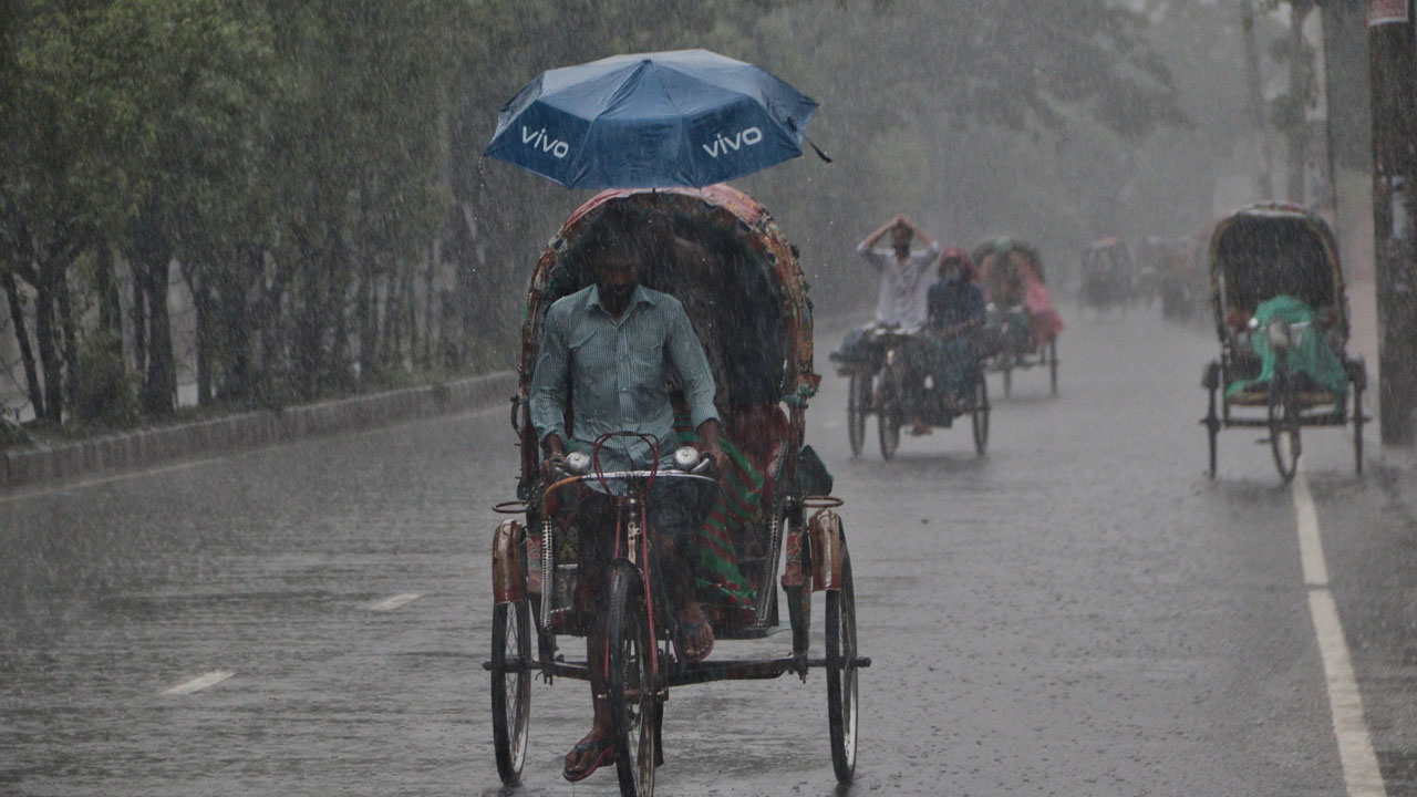 শুক্রবার থেকে ঢাকাসহ সাত বিভাগে বৃষ্টির আভাস
