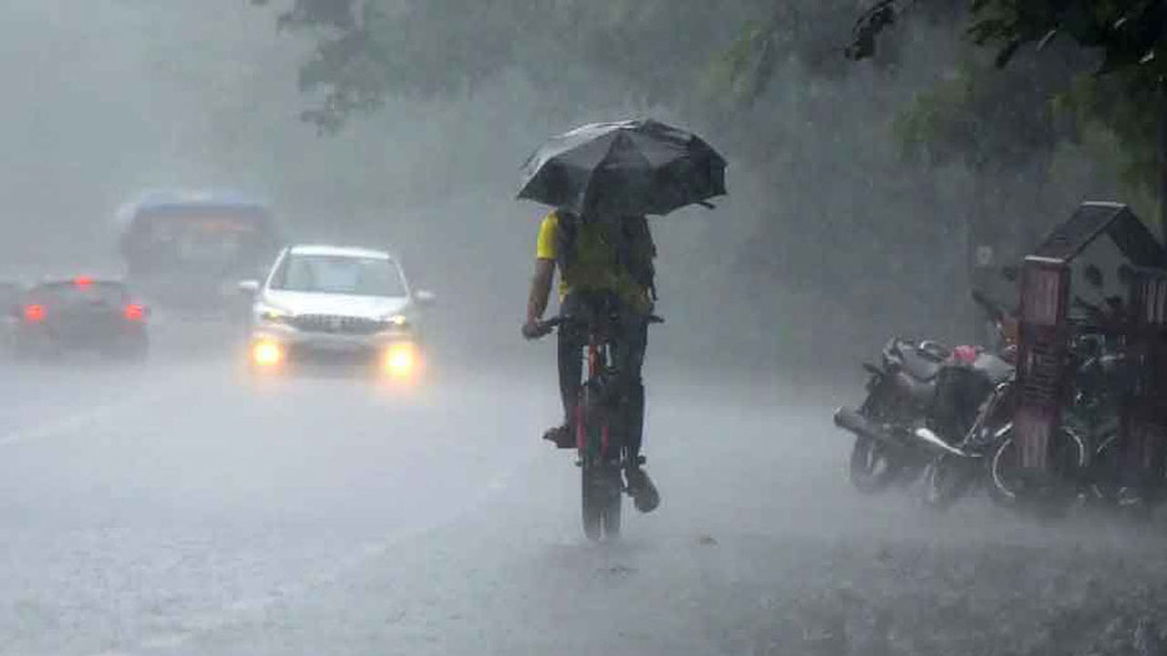 টানা পাঁচদিন মাঝারি থেকে ভারী বৃষ্টির আভাস