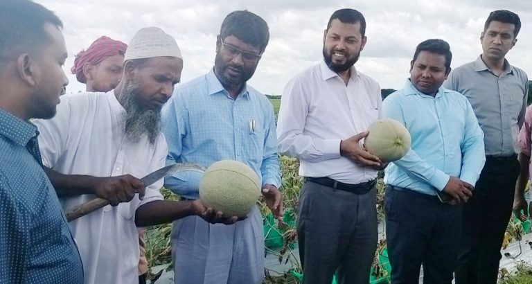 ভোলাহাটে কর্মমুখর সময় কাটালেন জেলা প্রশাসক