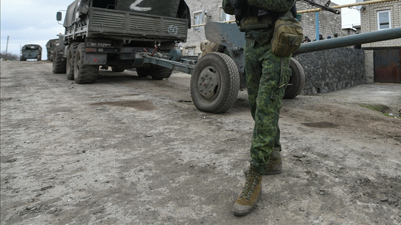 ইউক্রেনের গুরুত্বপূর্ণ শহরের কাছে অবস্থান নিলো এক লাখের বেশি রুশ সেনা