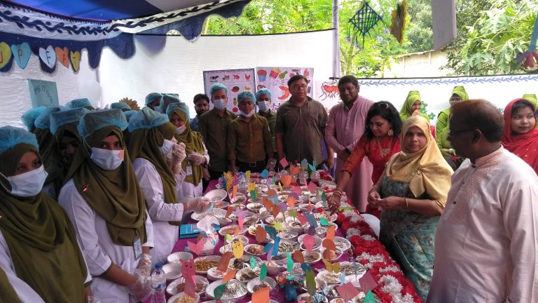 চাঁপাইনবাবগঞ্জে বিজয় নার্সিং ইনস্টিটিউটে বাহারি খাবার নিয়ে খাদ্যমেলা