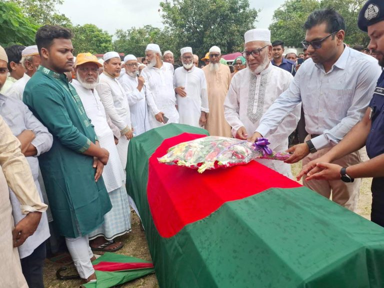 শিবগঞ্জে বীর মুক্তিযোদ্ধার রাষ্ট্রীয় মর্যাদায় দাফন