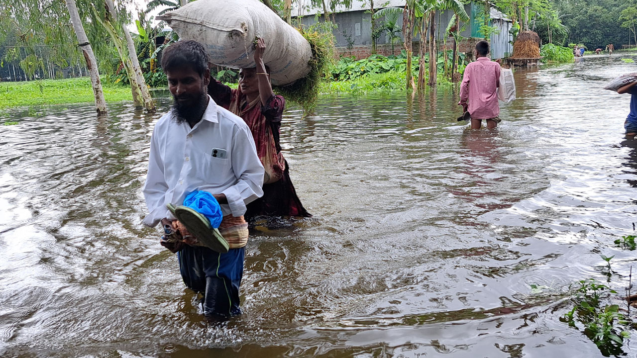 তিস্তার পানি বিপৎসীমার ওপরে, লালমনিরহাটে ২০ হাজার মানুষ পানিবন্দি