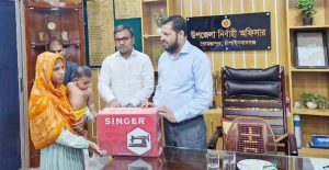 গোমস্তাপুর ব্যস্ত সময় পার করলেন জেলা প্রশাসক